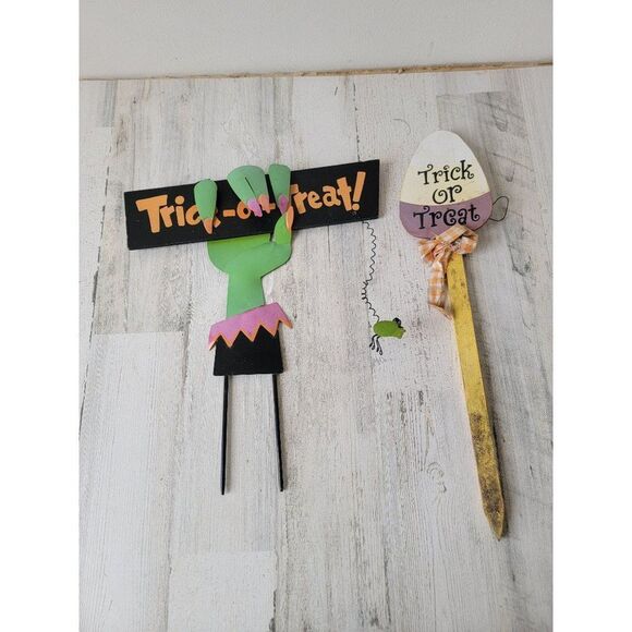 Trick treat Halloween lawn Decor sign witch candy corn set - Picture 1 of 10